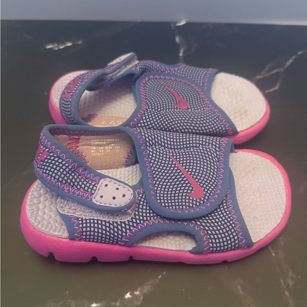 Nike Sunray Adjust 4Navy and Pink Sandals - Picture 2 of 4